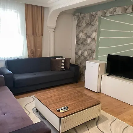 With Garden 9 Km From The Airport Lejlighed